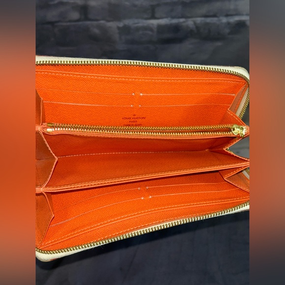 Louis Vuitton x Takashi Murakami Long Zippy Wallet - Picture 4 of 11